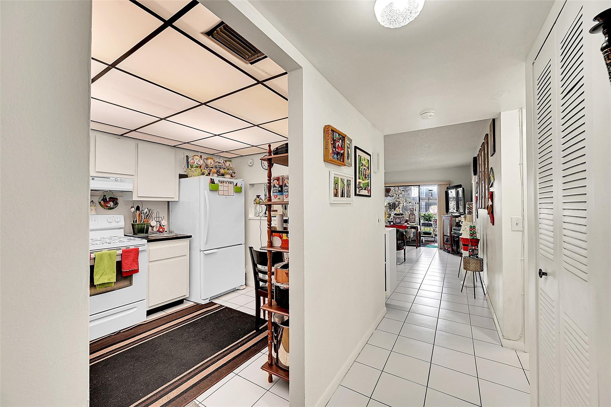 10442 Lakes Blvd 202