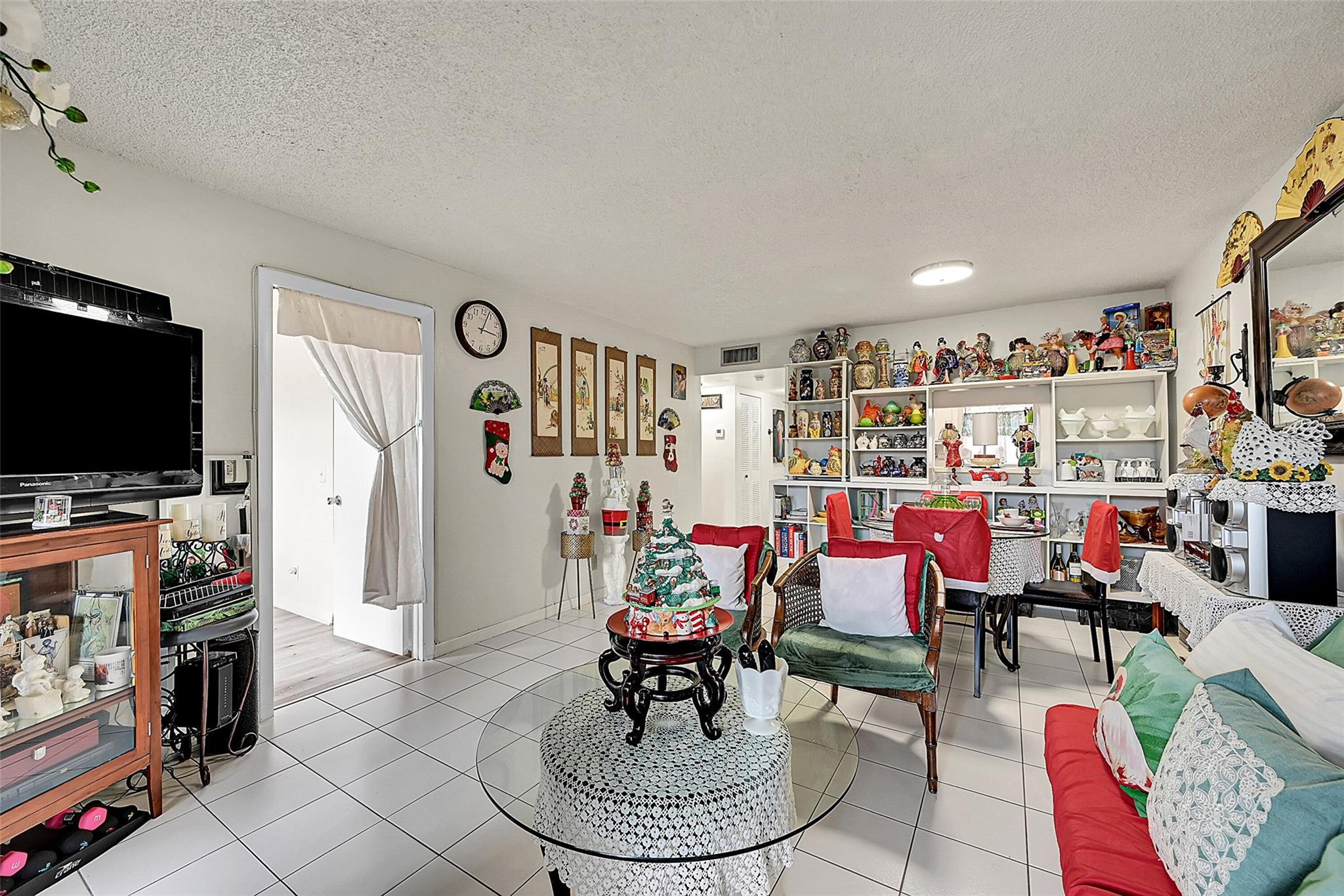 10442 Lakes Blvd 202