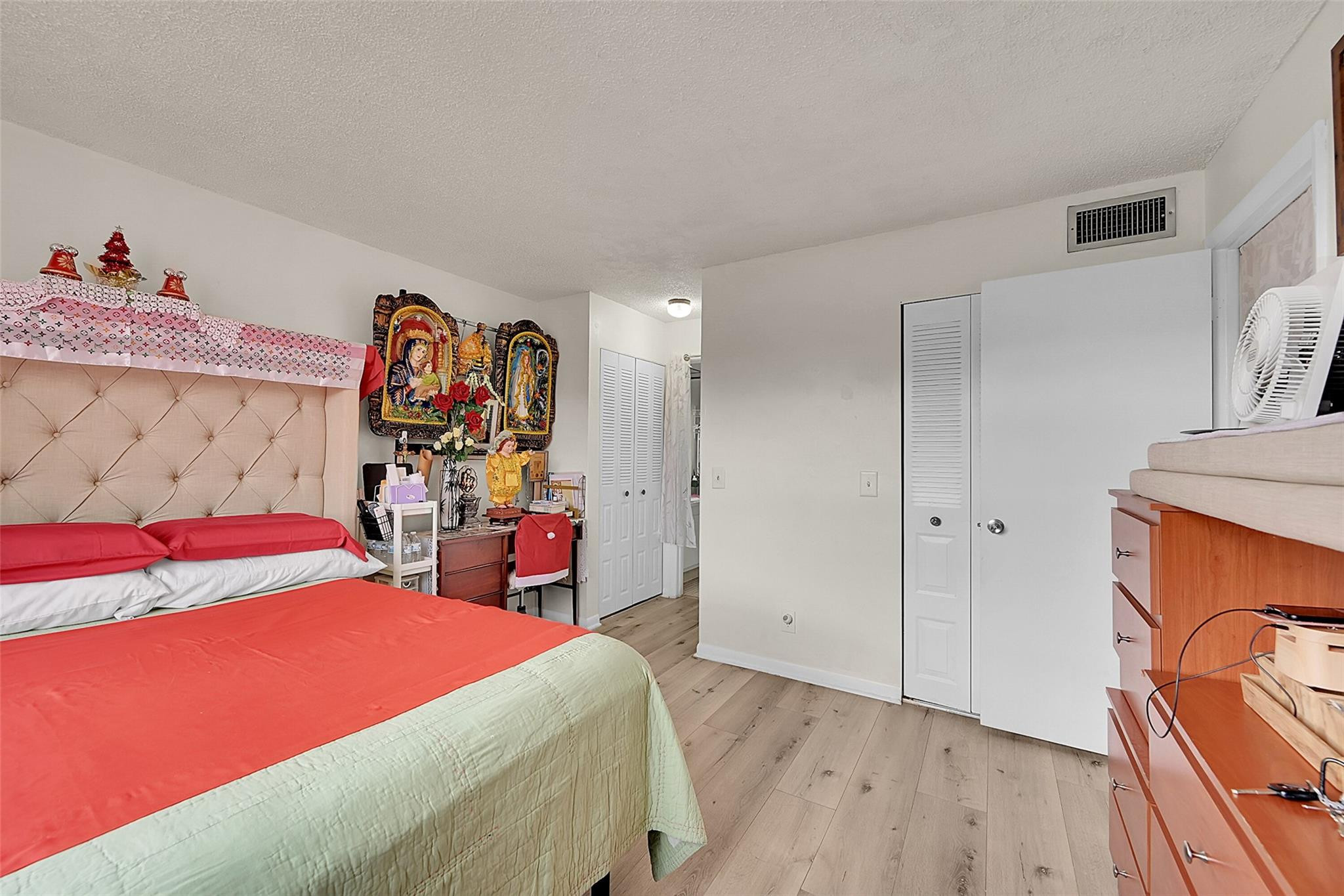 10442 Lakes Blvd 202