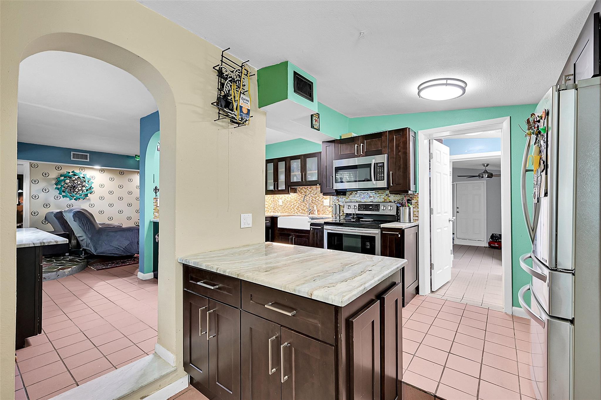 264 NE 44th Ct