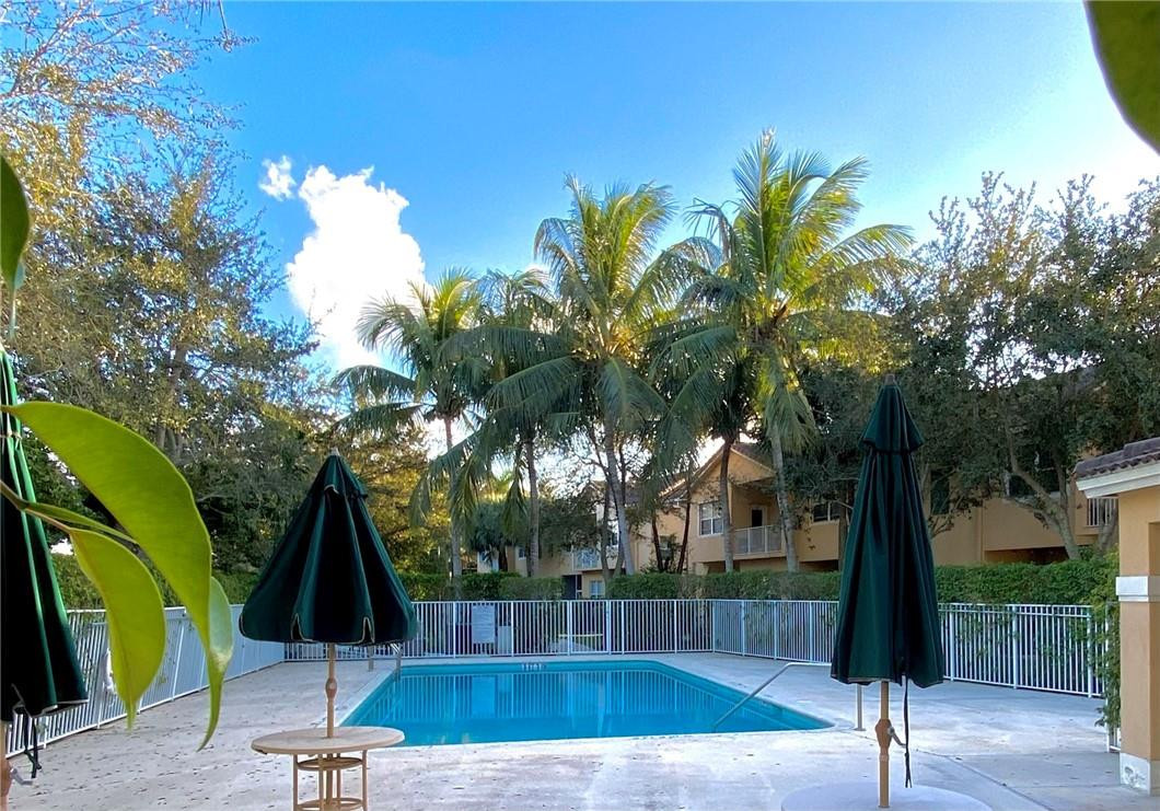 2895 Crestwood Ter 2895