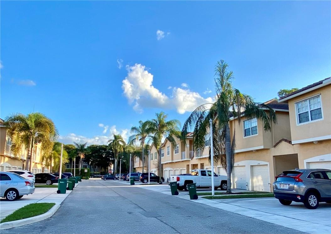 2895 Crestwood Ter 2895