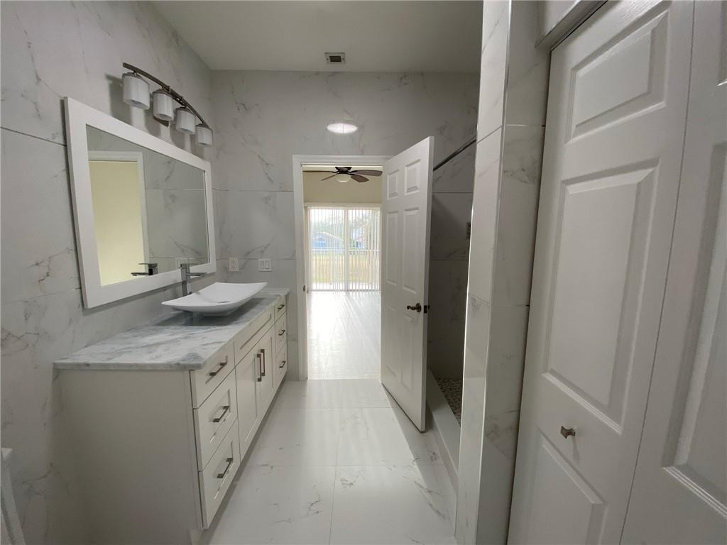 2895 Crestwood Ter 2895