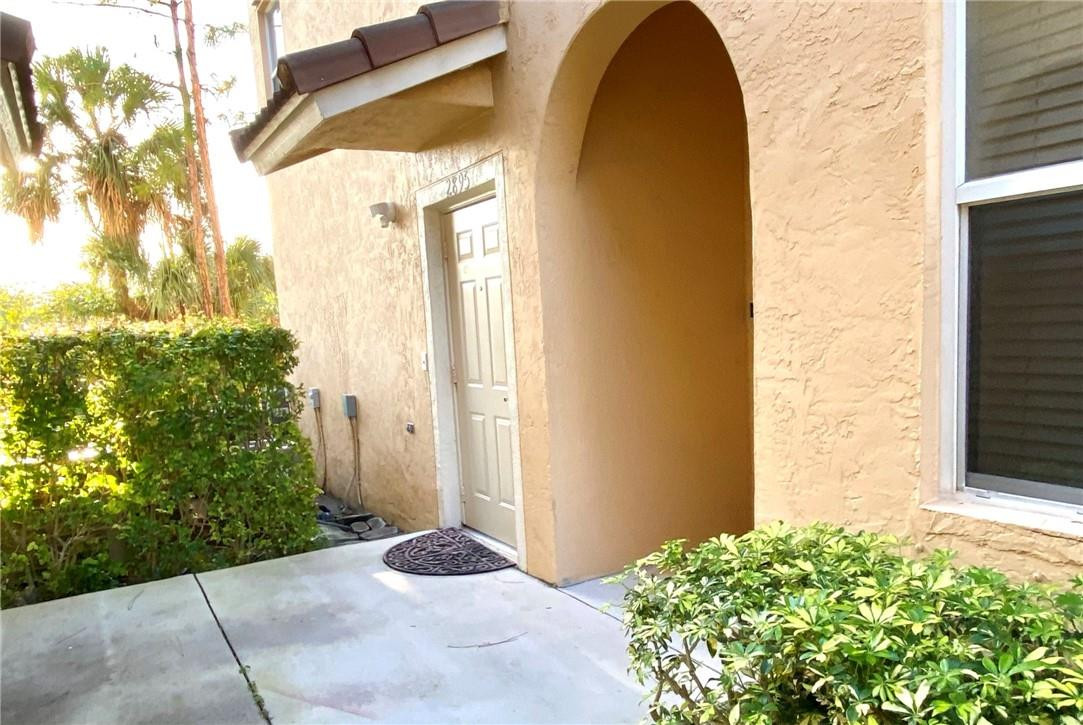 2895 Crestwood Ter 2895