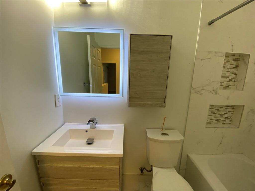 2895 Crestwood Ter 2895