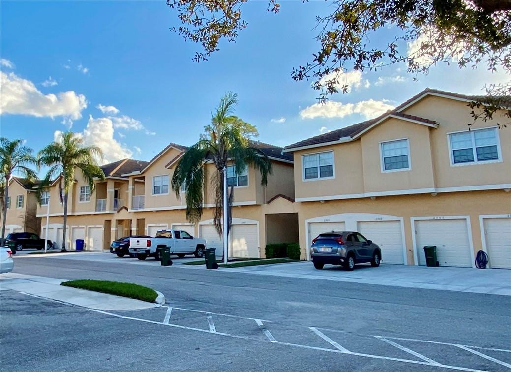 2895 Crestwood Ter 2895