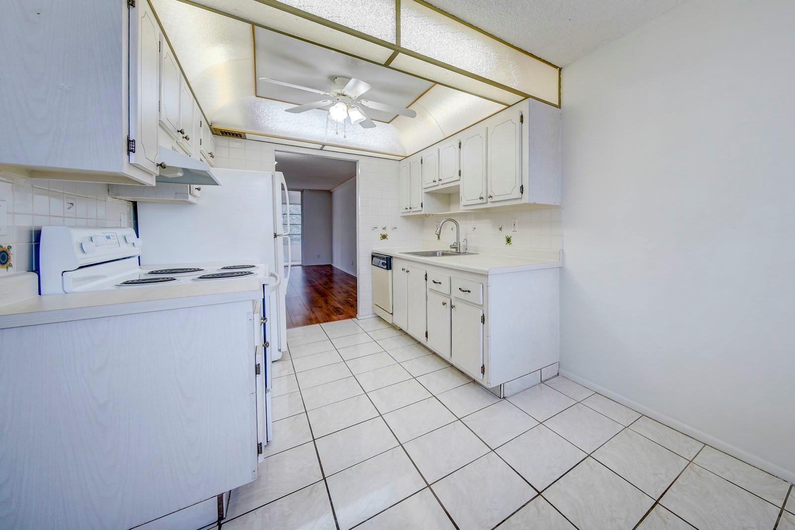 2650 NW 49th Ave 424