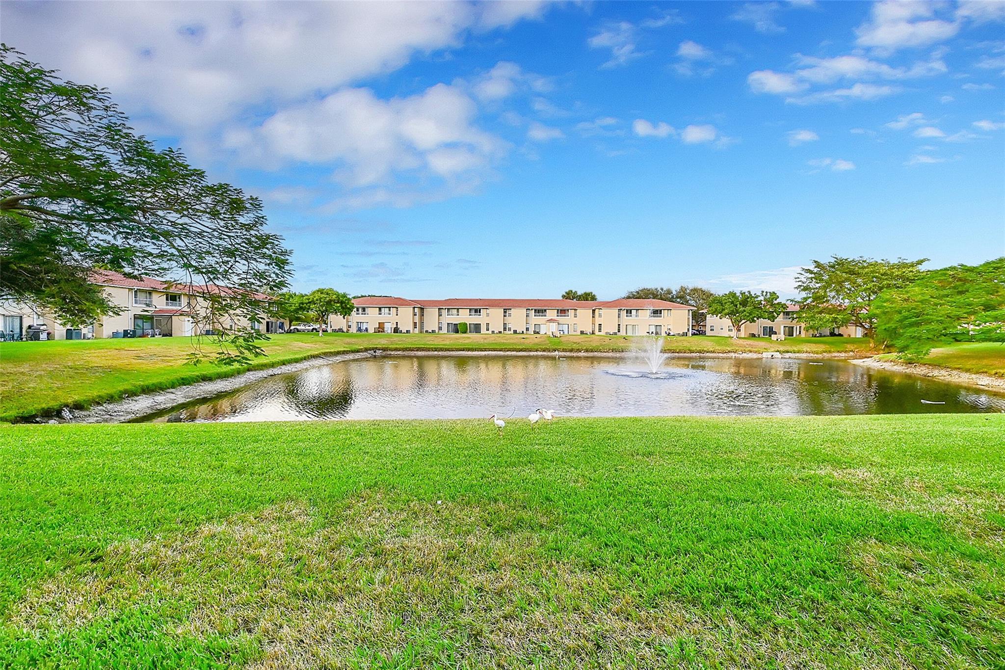 10149 Twin Lakes Dr 2-B