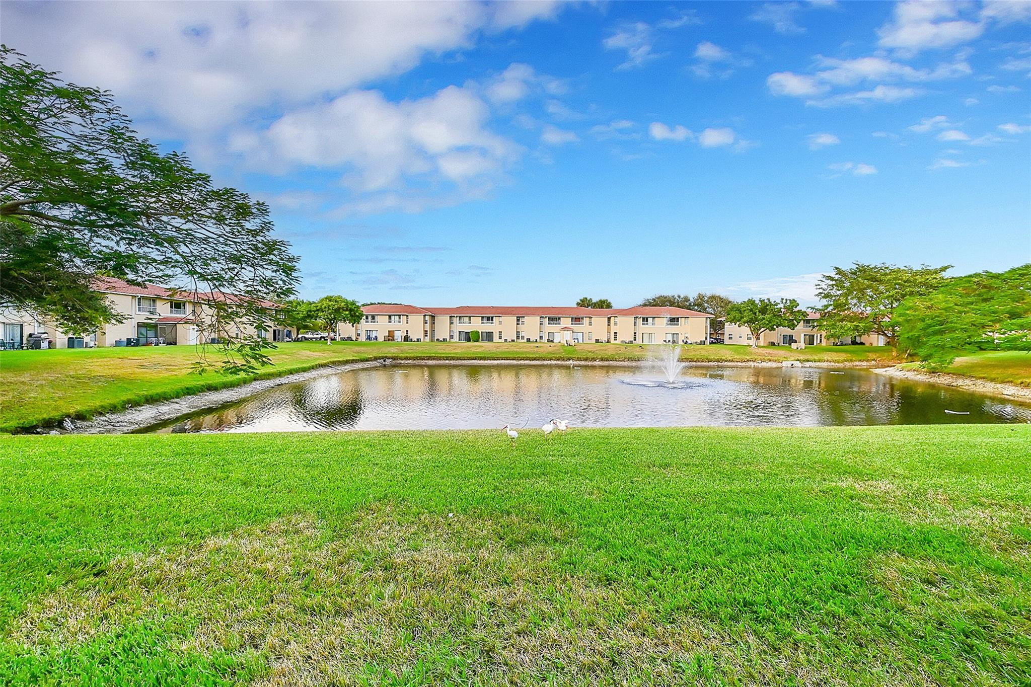 10149 Twin Lakes Dr 2-B