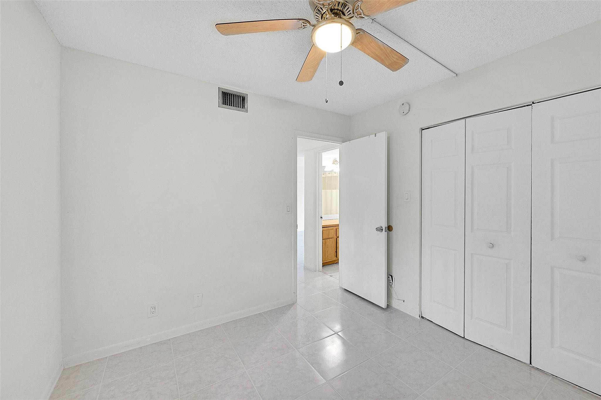 10149 Twin Lakes Dr 2-B