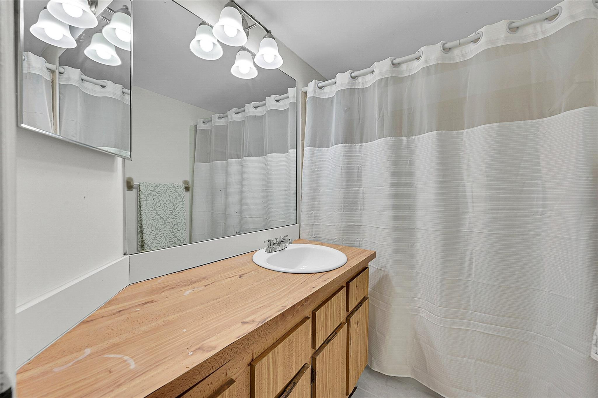 10149 Twin Lakes Dr 2-B