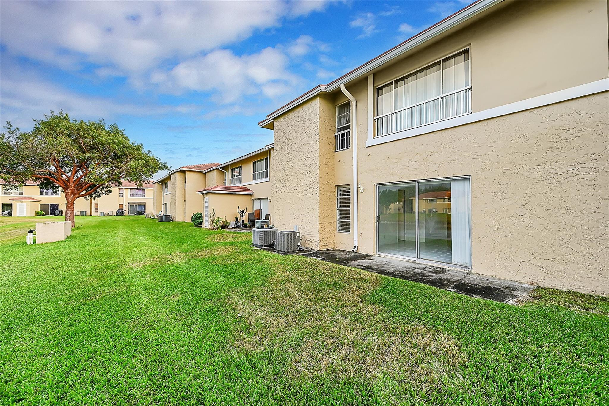 10149 Twin Lakes Dr 2-B