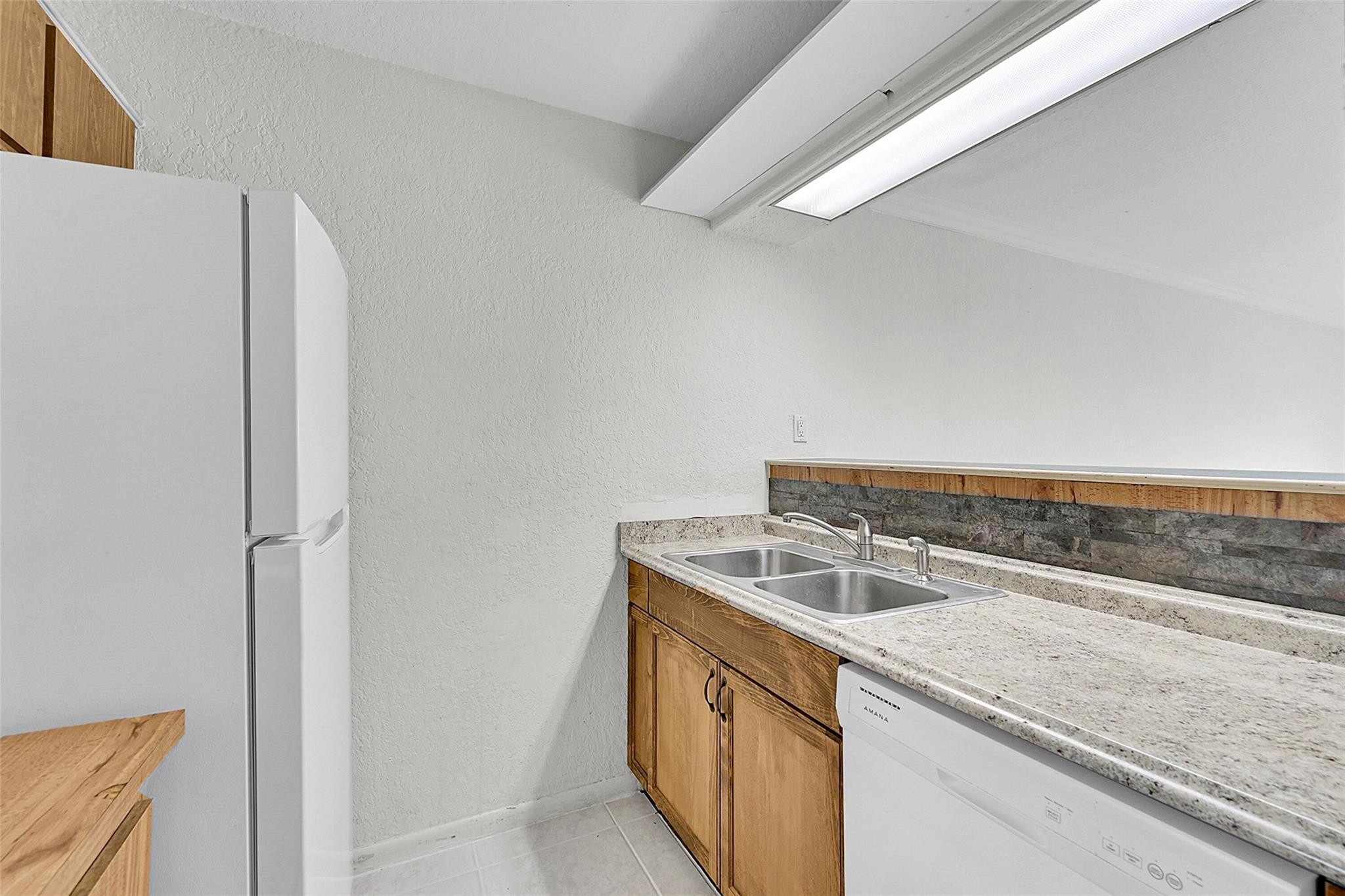 10149 Twin Lakes Dr 2-B