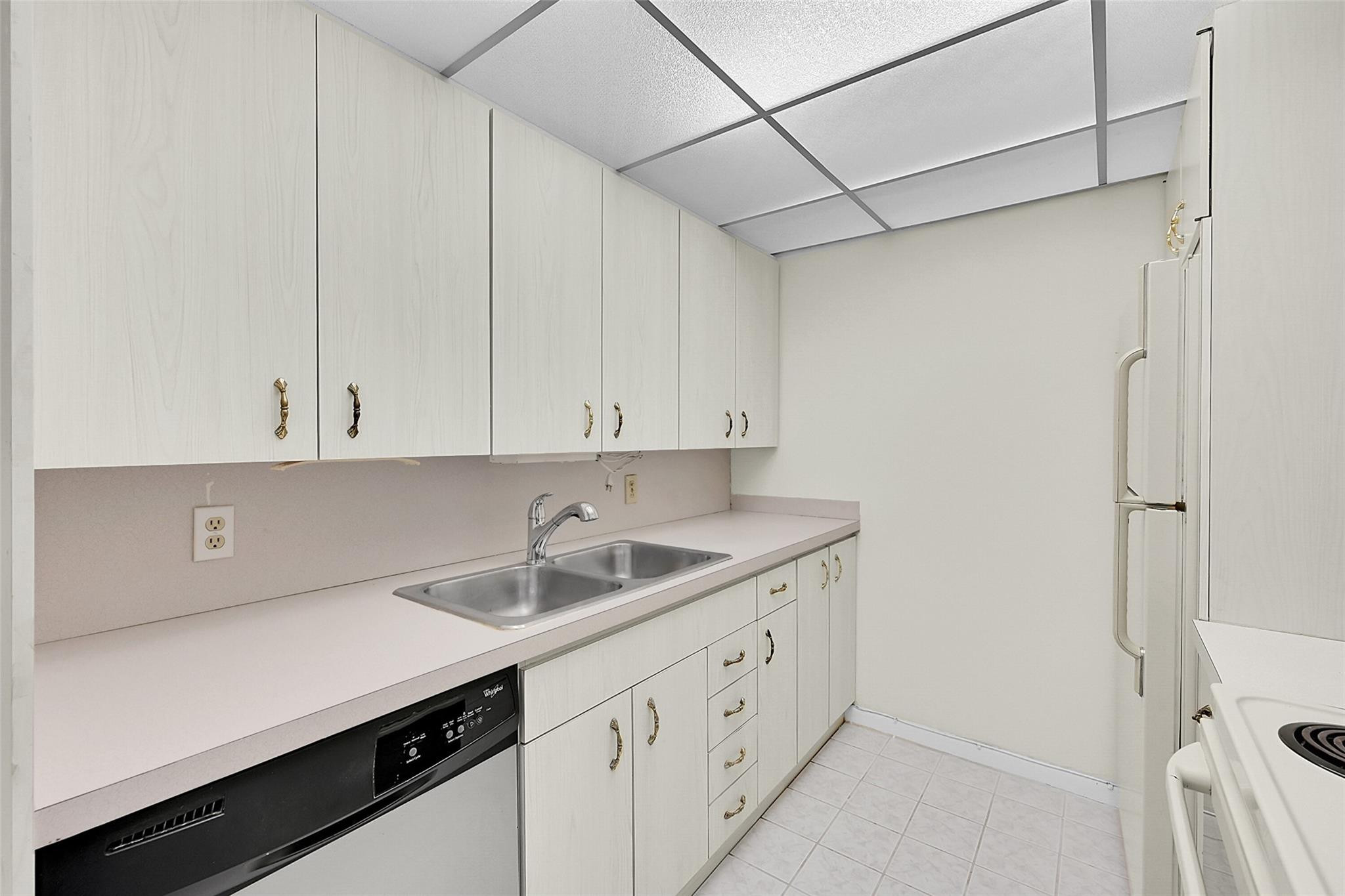 4701 Martinique Dr H1