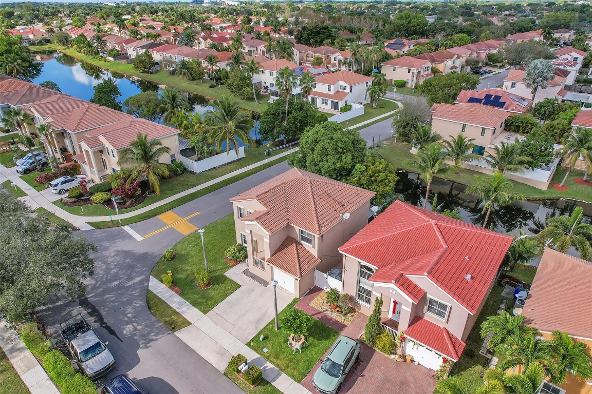 7379 Santa Monica Dr