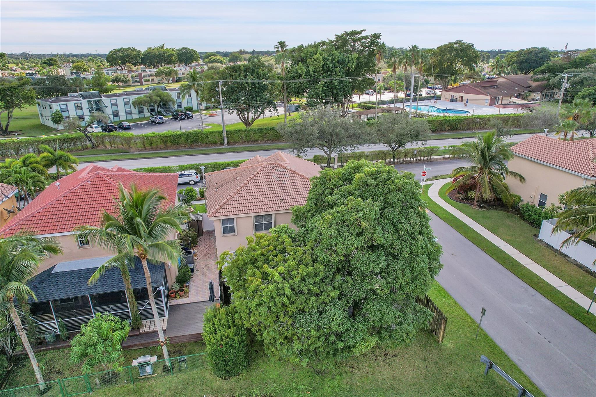 7379 Santa Monica Dr