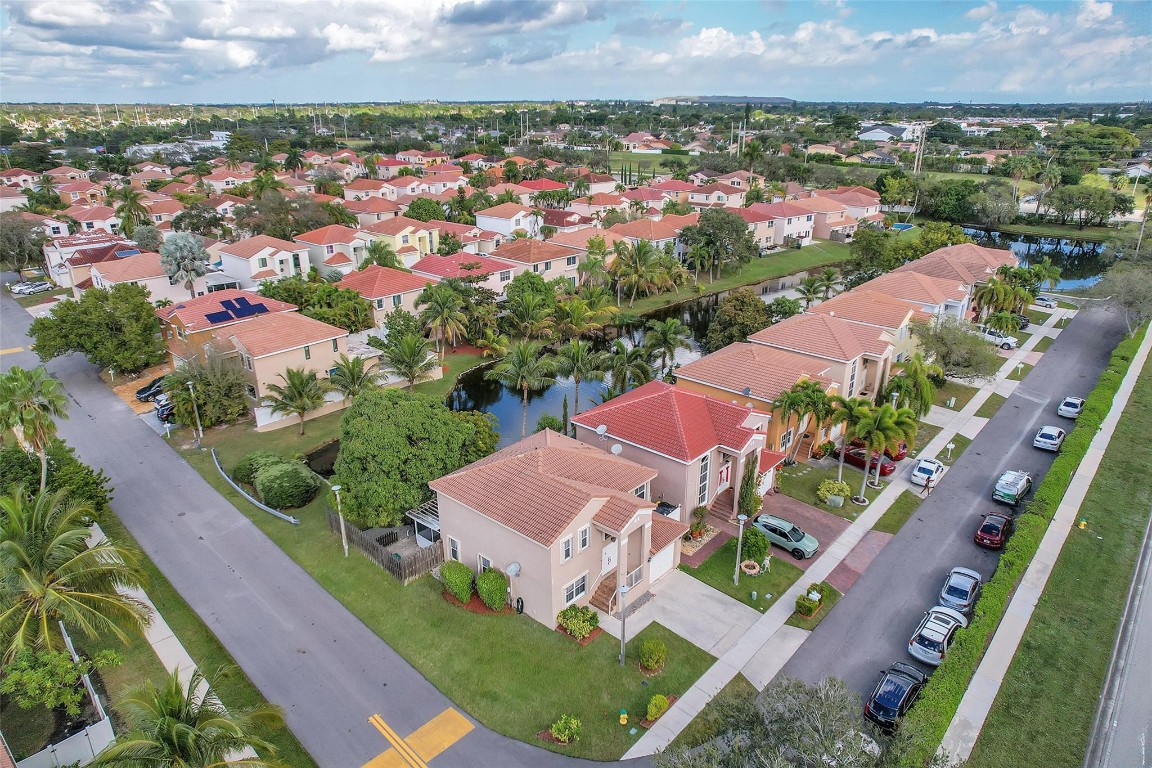 7379 Santa Monica Dr