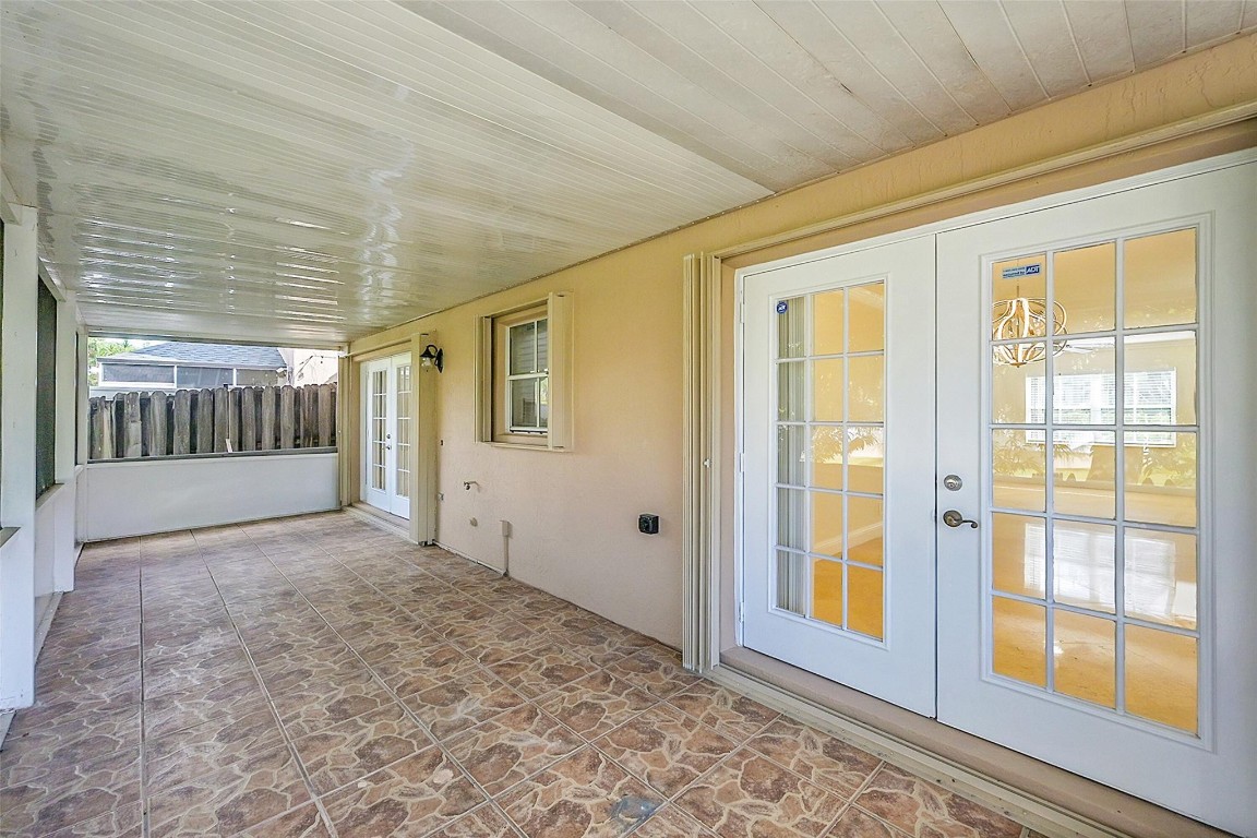 7379 Santa Monica Dr