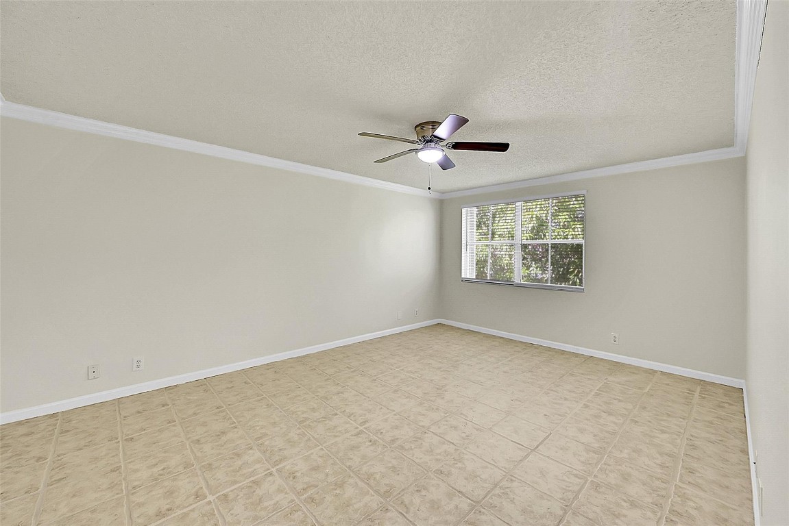 7379 Santa Monica Dr