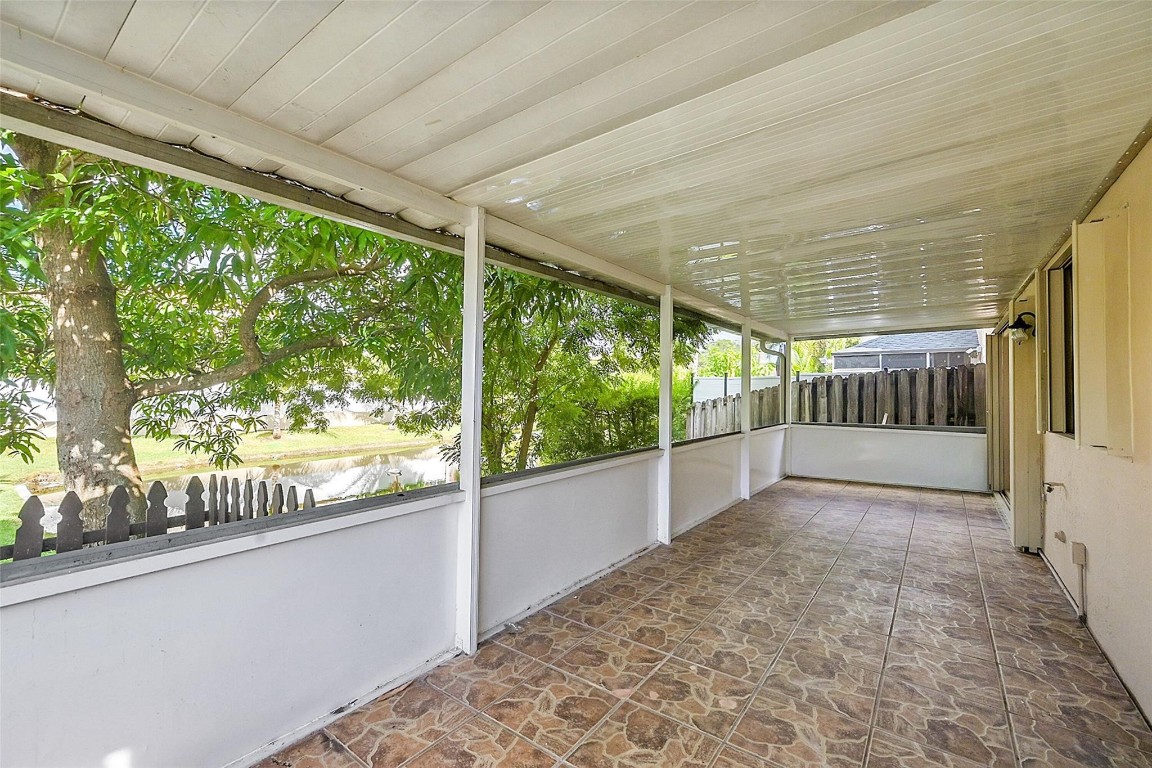 7379 Santa Monica Dr