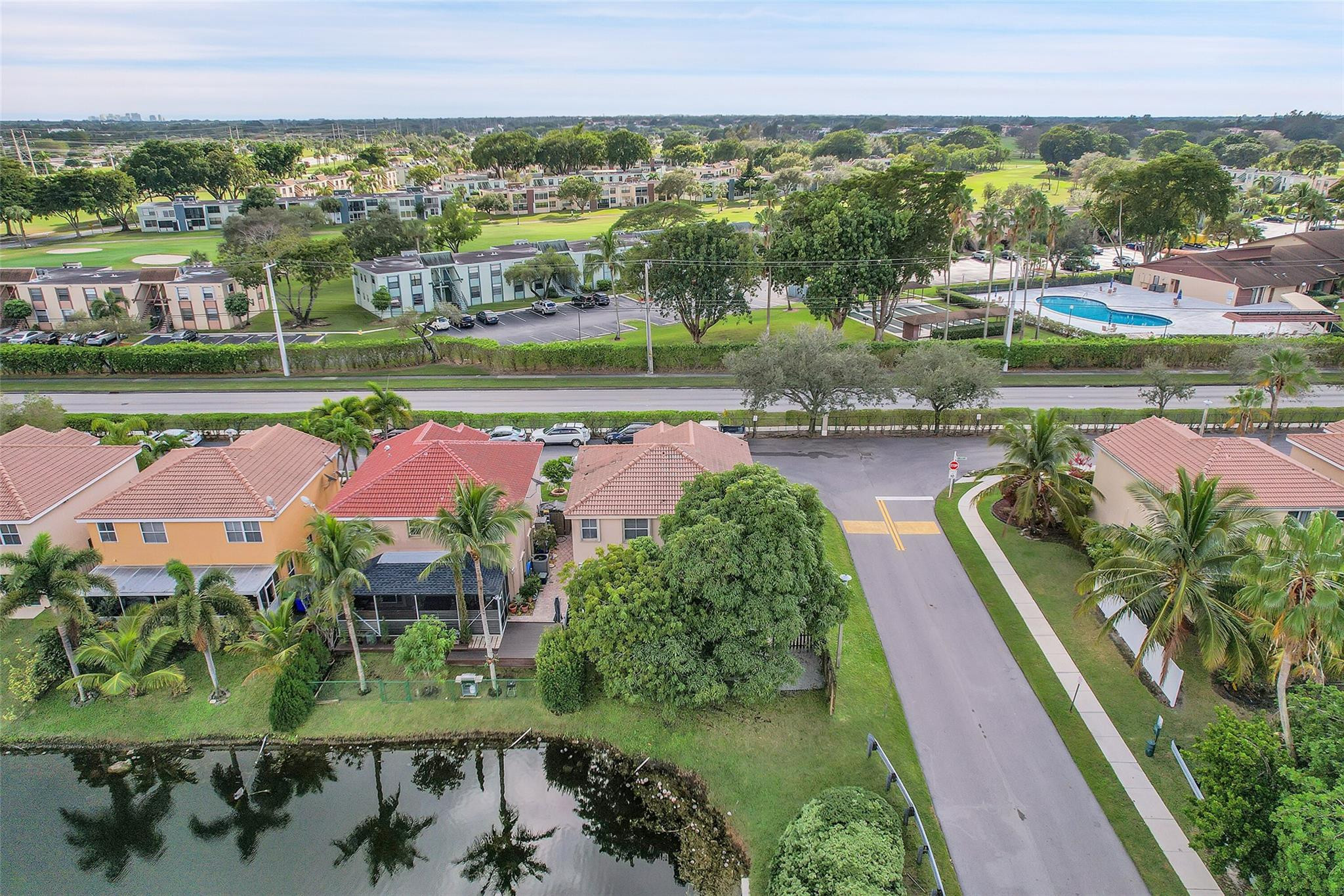 7379 Santa Monica Dr