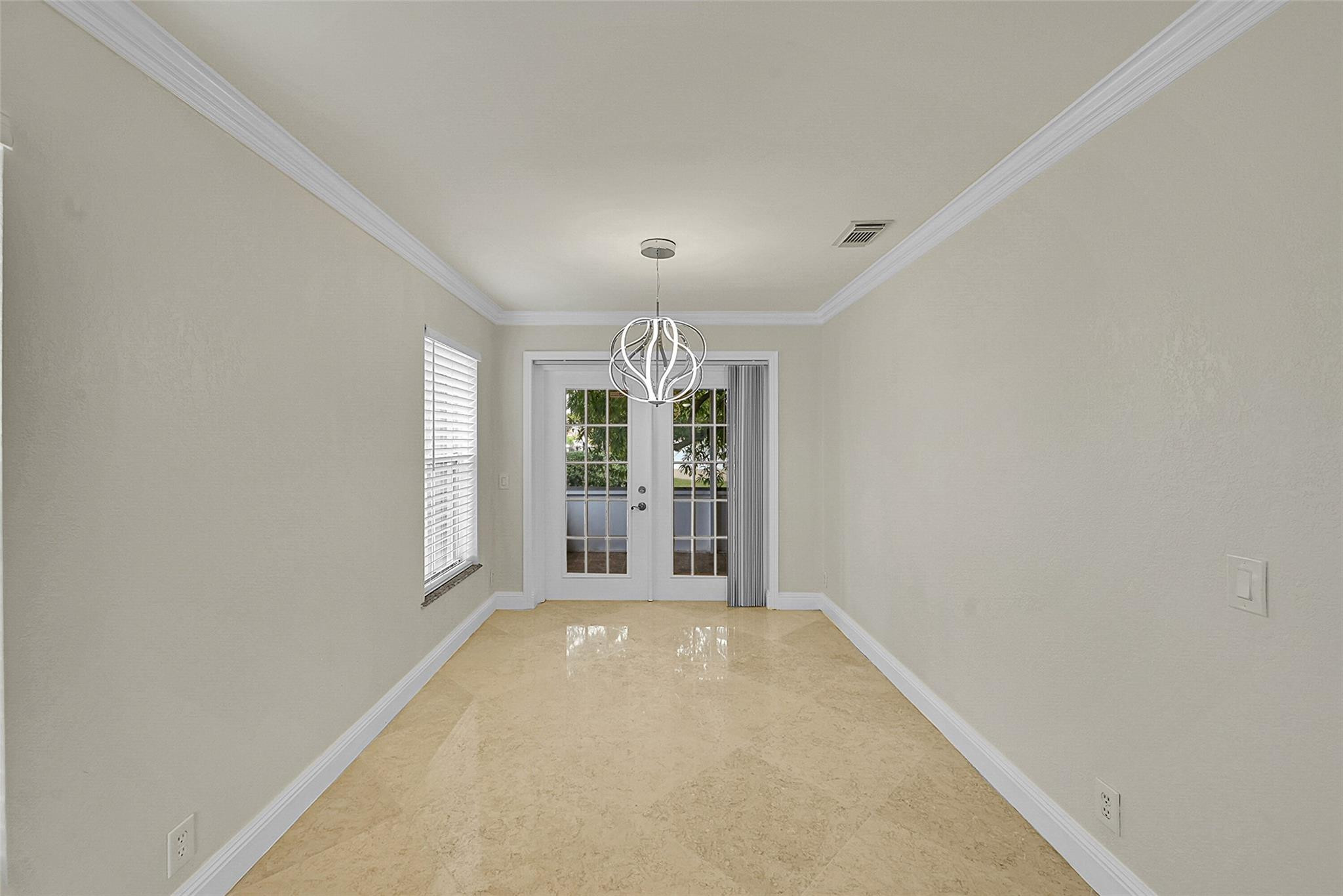 7379 Santa Monica Dr