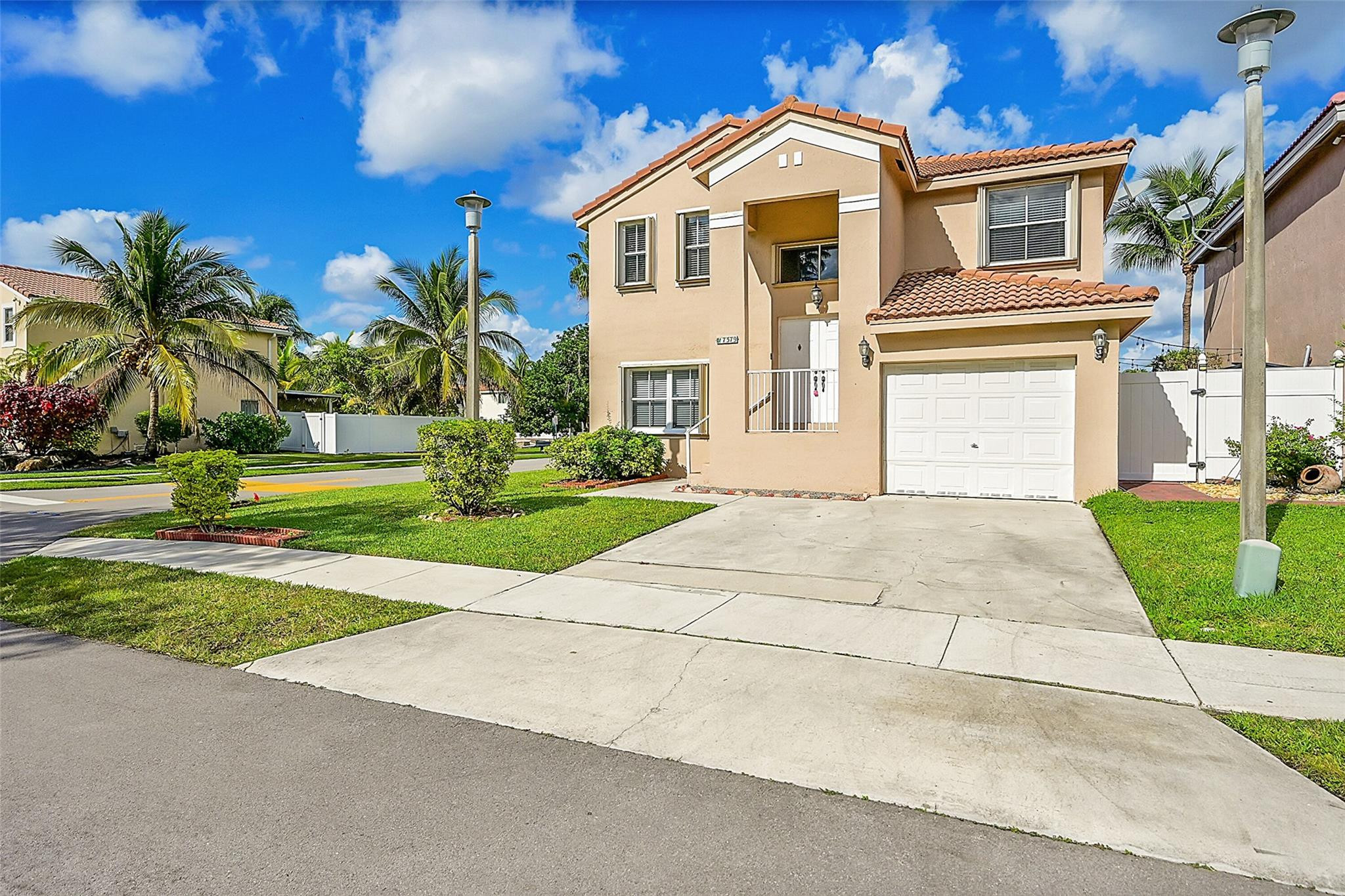 7379 Santa Monica Dr