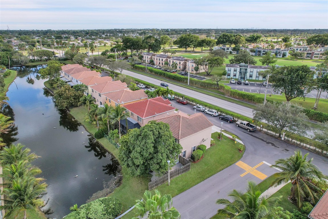 7379 Santa Monica Dr