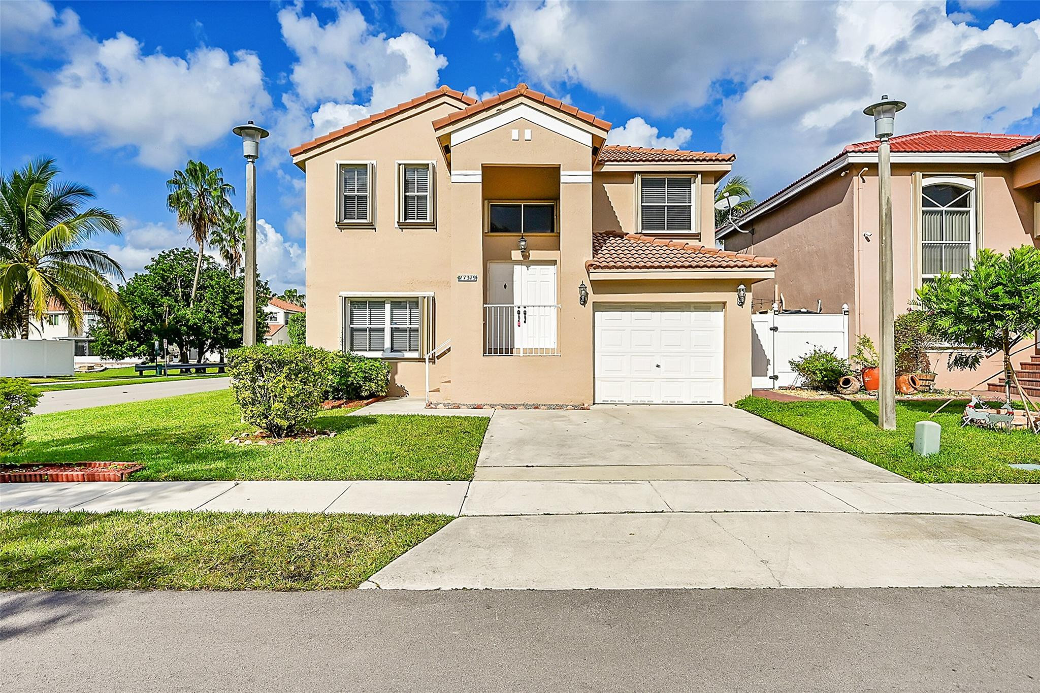 7379 Santa Monica Dr