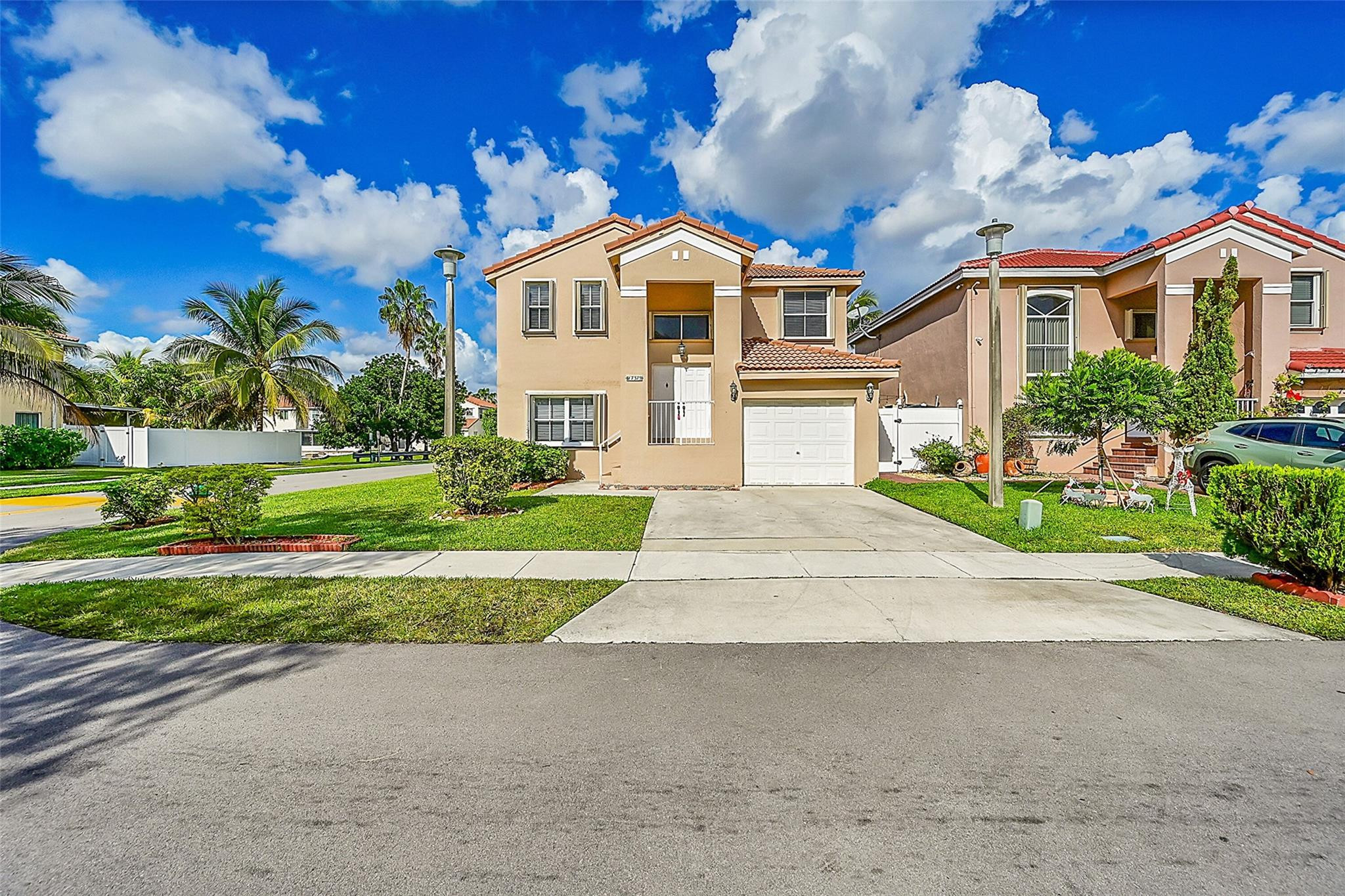 7379 Santa Monica Dr