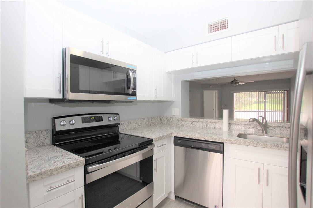 5529 Courtyard Dr 5529