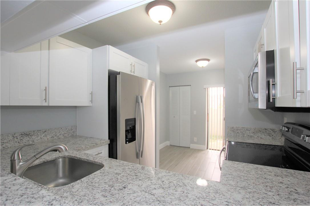 5529 Courtyard Dr 5529