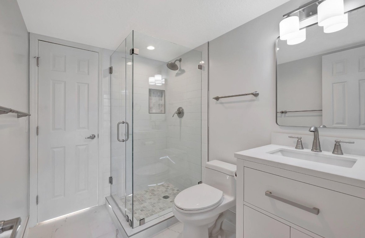 2400 NE 33rd Ave 212