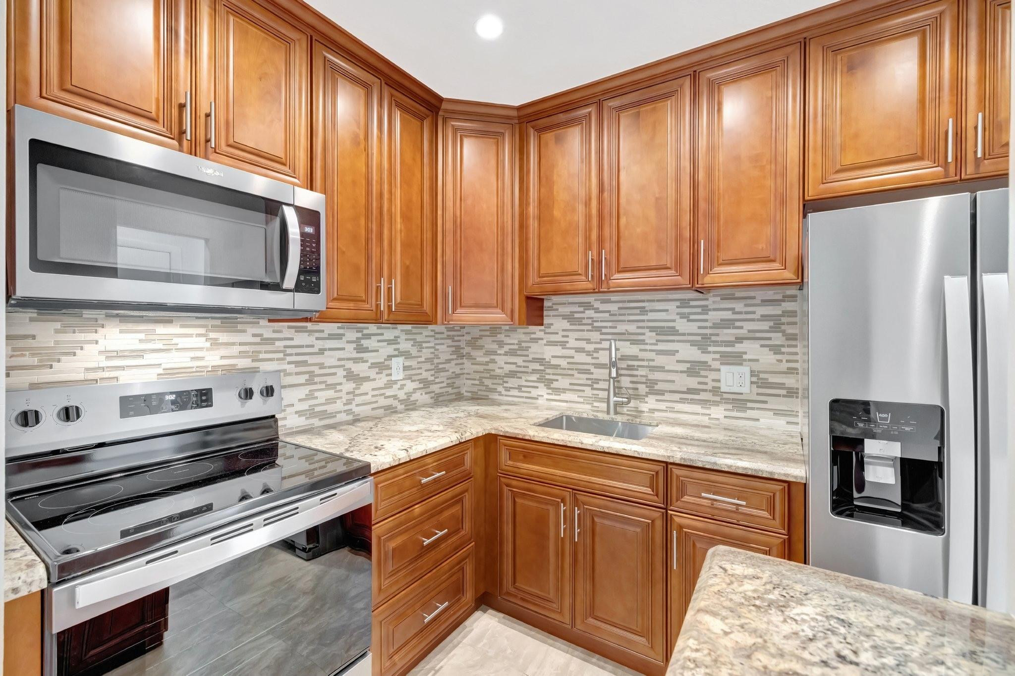 2400 NE 33rd Ave 212