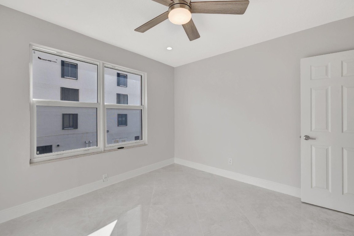 2400 NE 33rd Ave 212