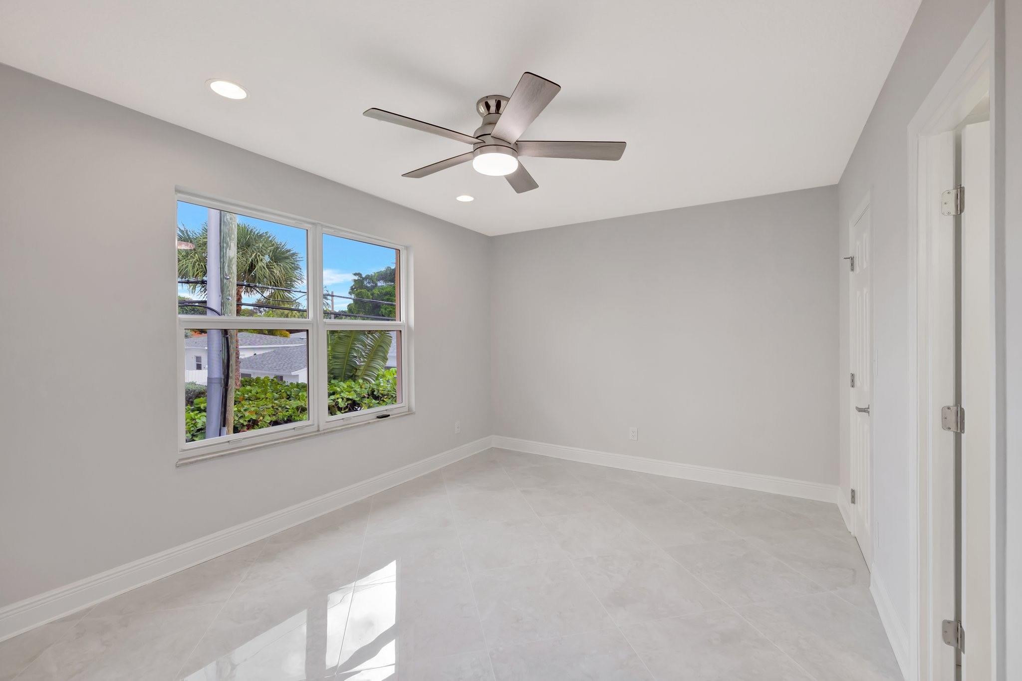 2400 NE 33rd Ave 212