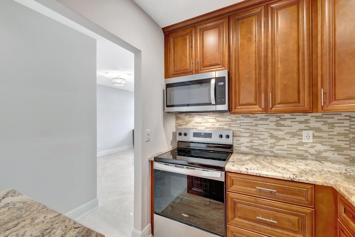 2400 NE 33rd Ave 212