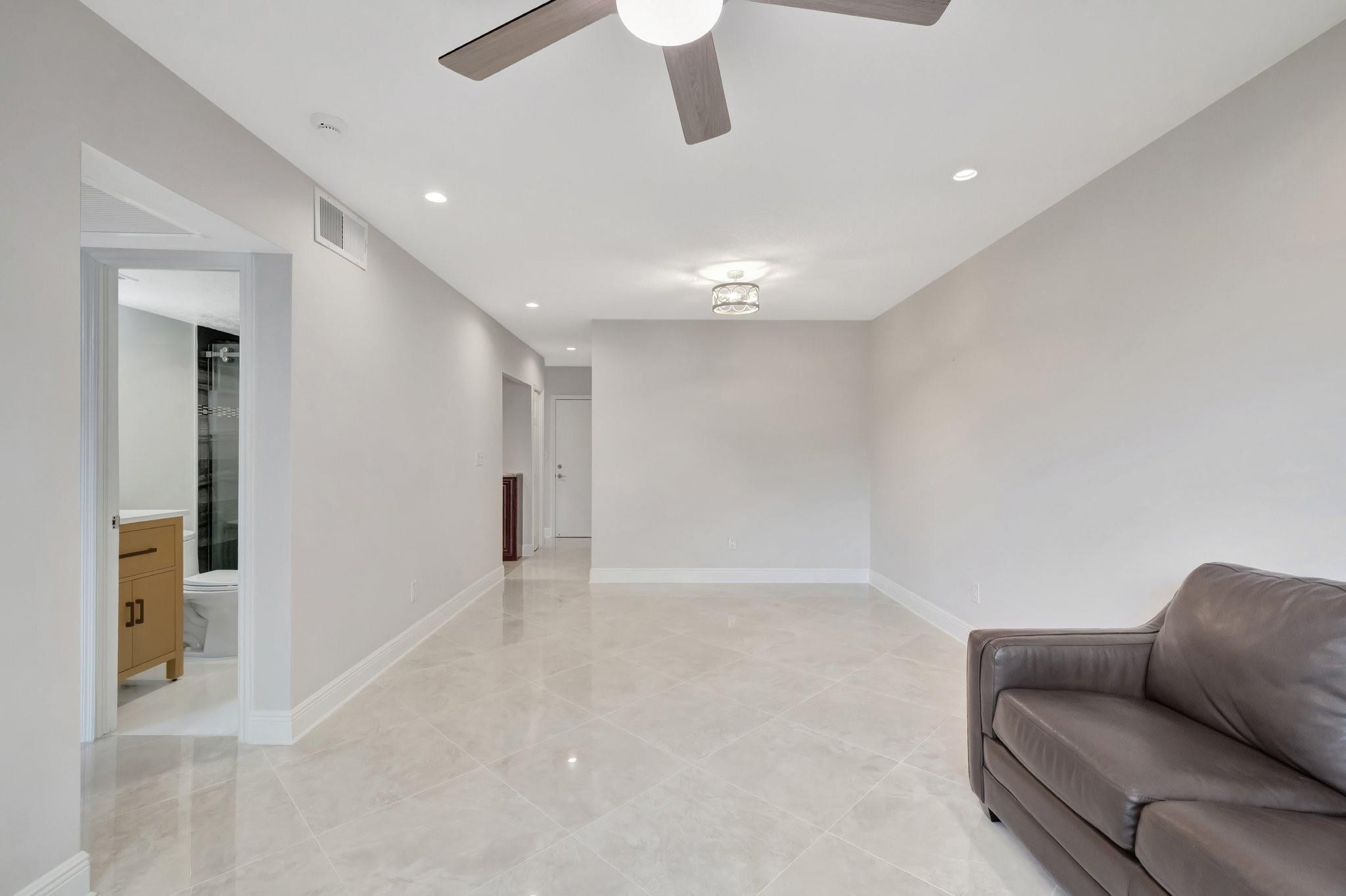 2400 NE 33rd Ave 212