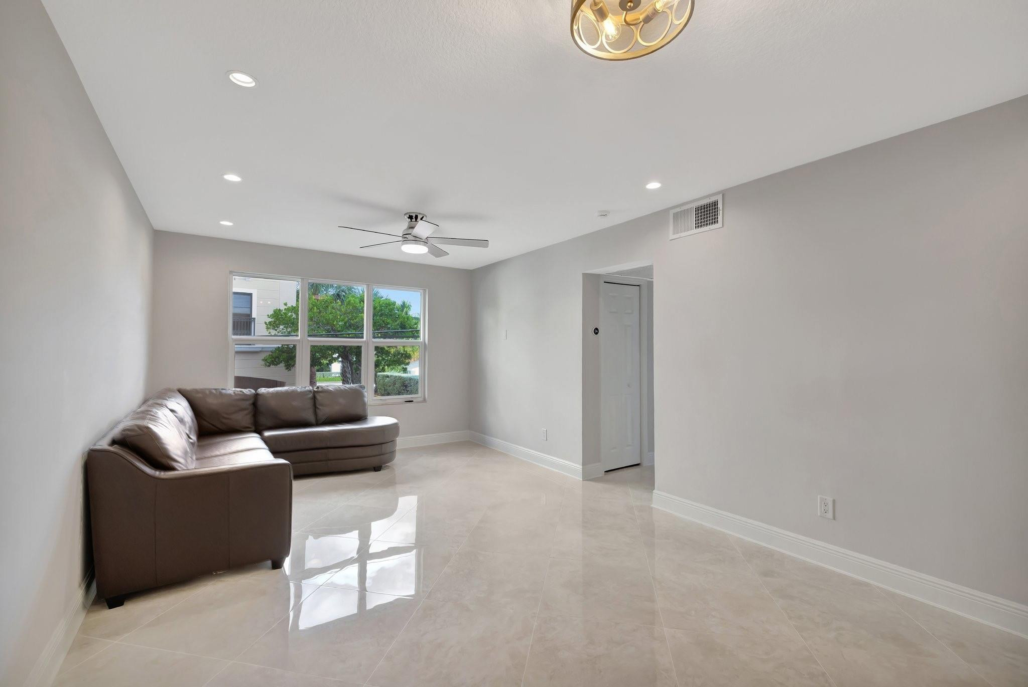 2400 NE 33rd Ave 212