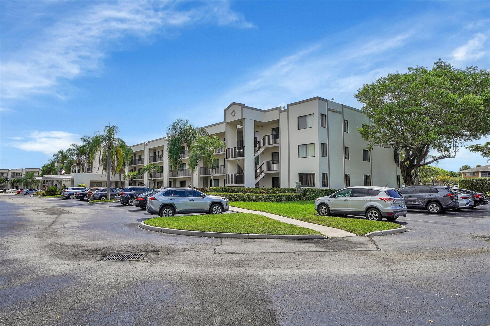 10368 E Clairmont Cir 303