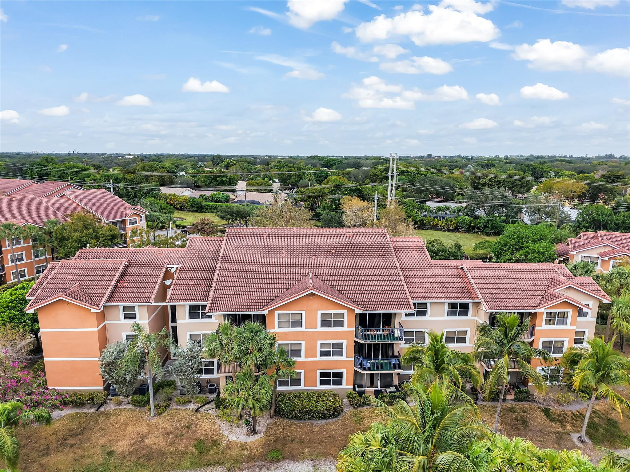 8901 Wiles Rd 308-6