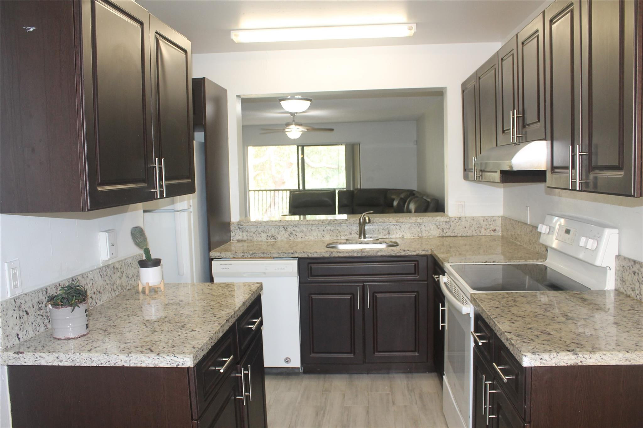 2039 Coral Ridge Dr 304