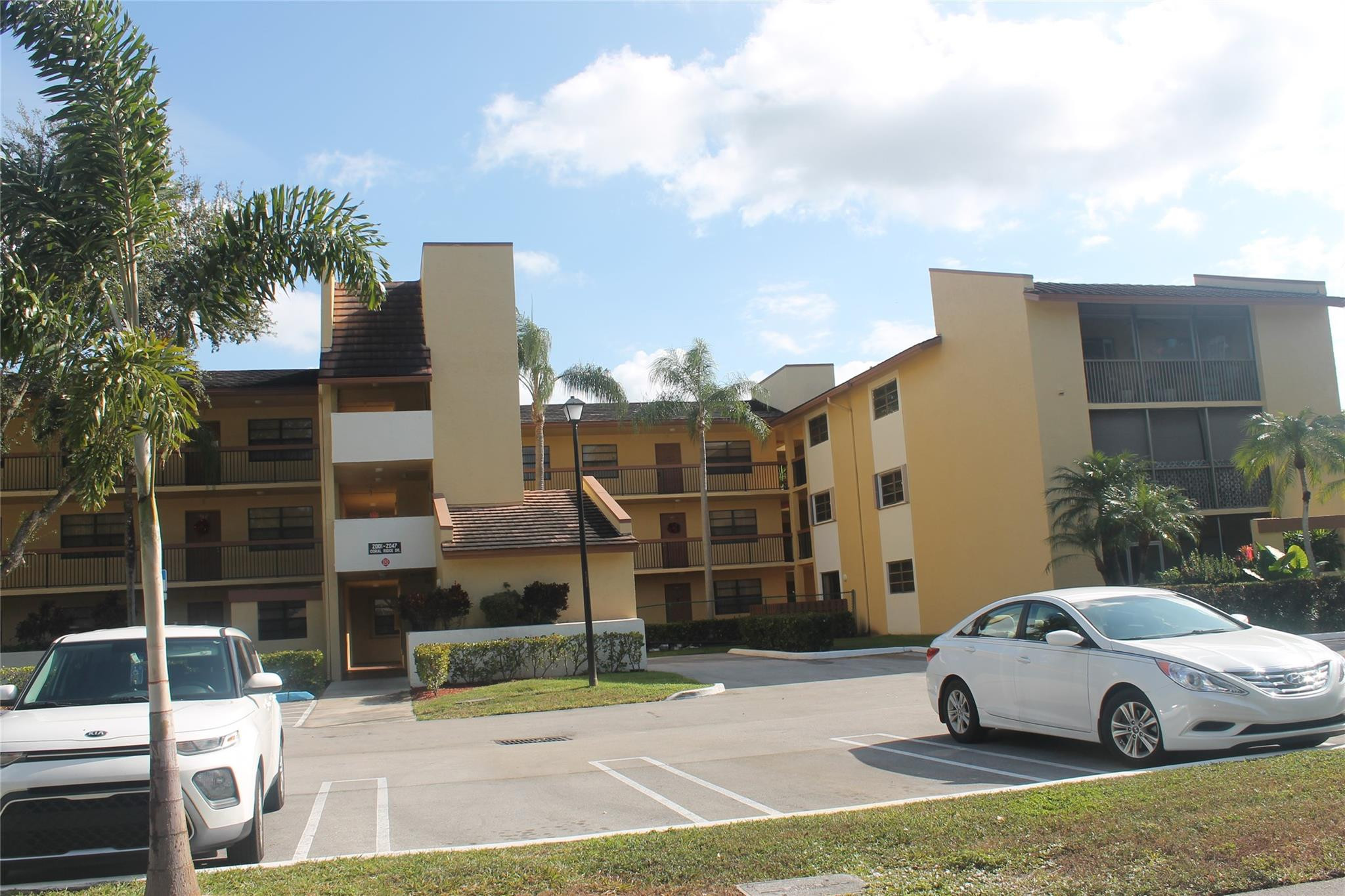 2039 Coral Ridge Dr 304