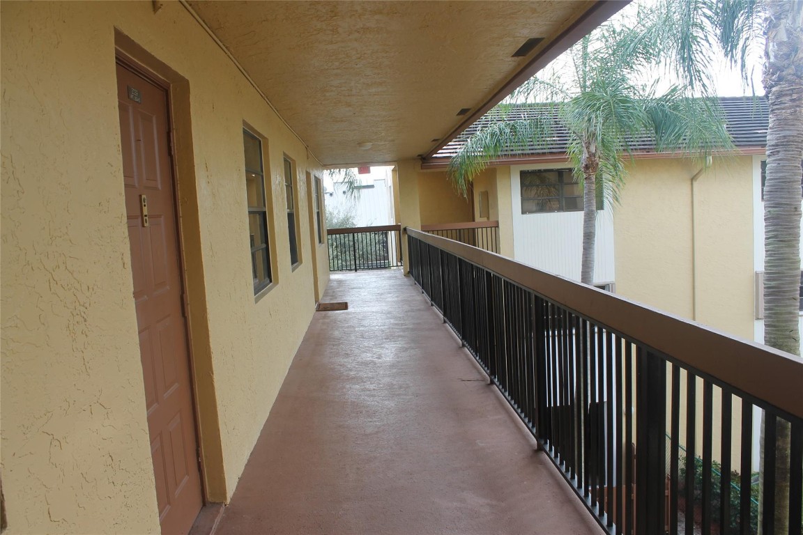 2039 Coral Ridge Dr 304