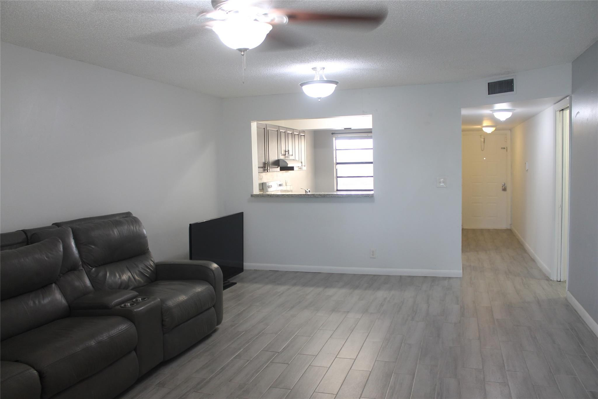 2039 Coral Ridge Dr 304