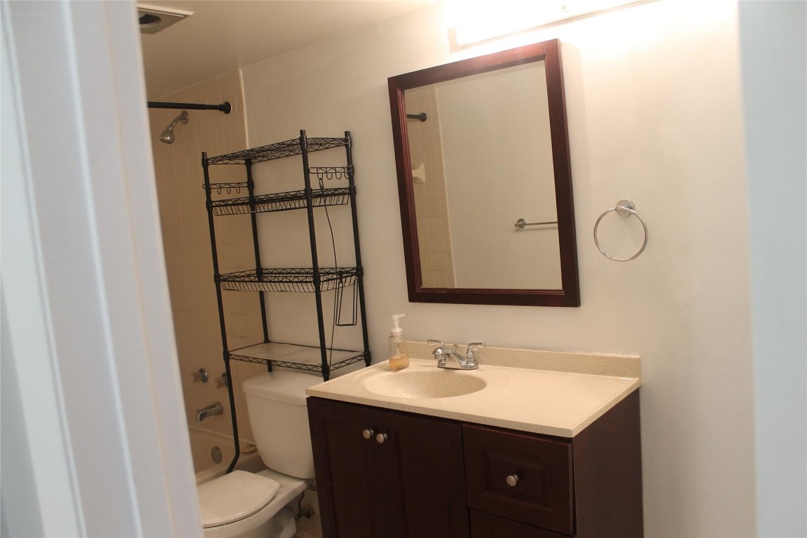 2039 Coral Ridge Dr 304