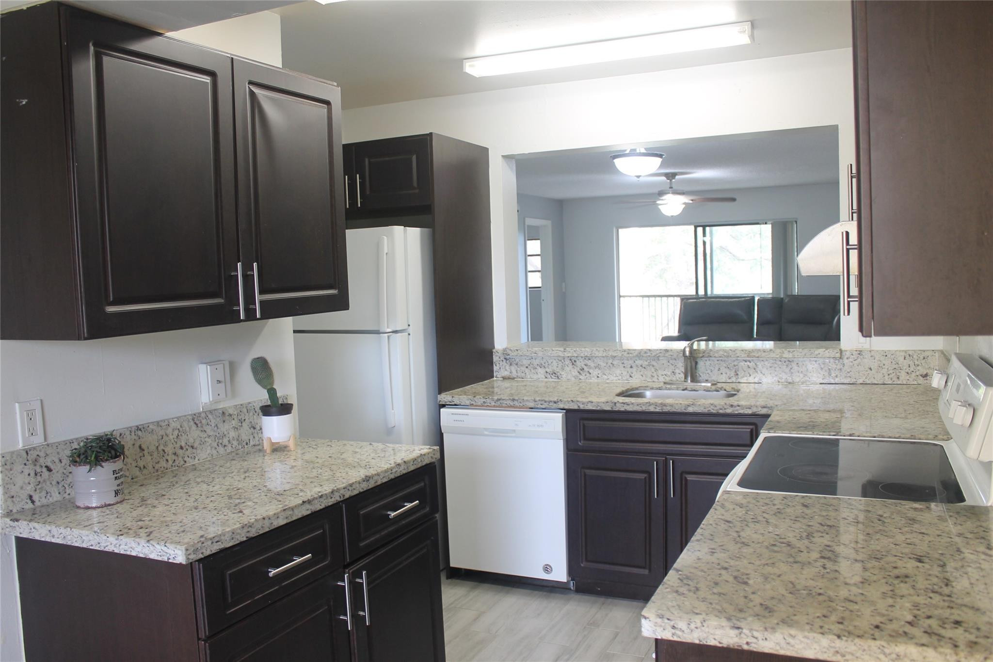 2039 Coral Ridge Dr 304