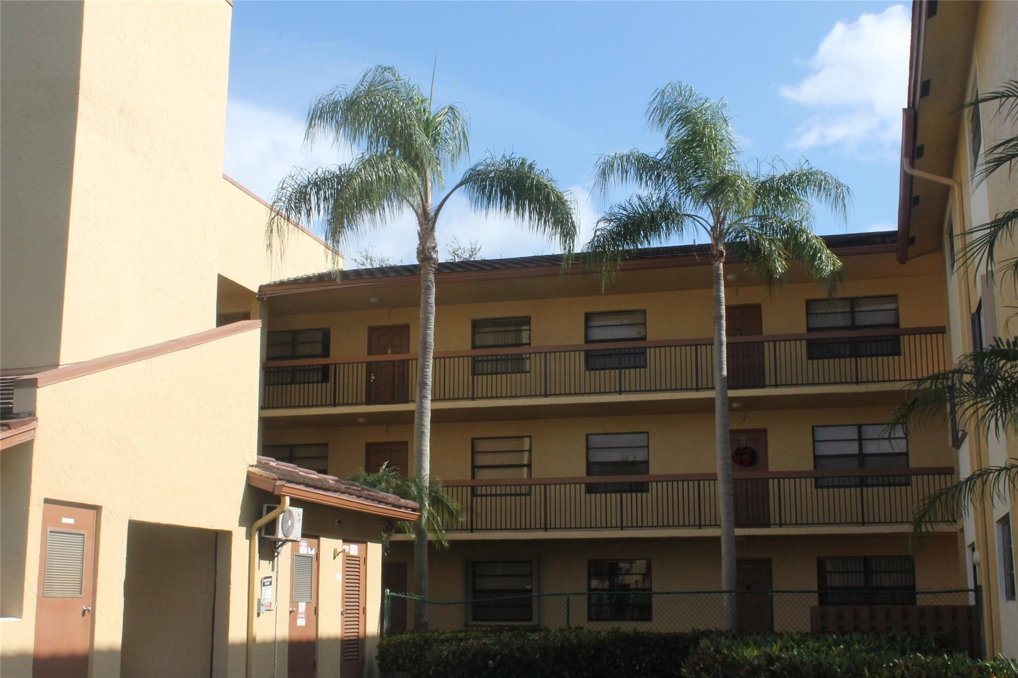 2039 Coral Ridge Dr 304