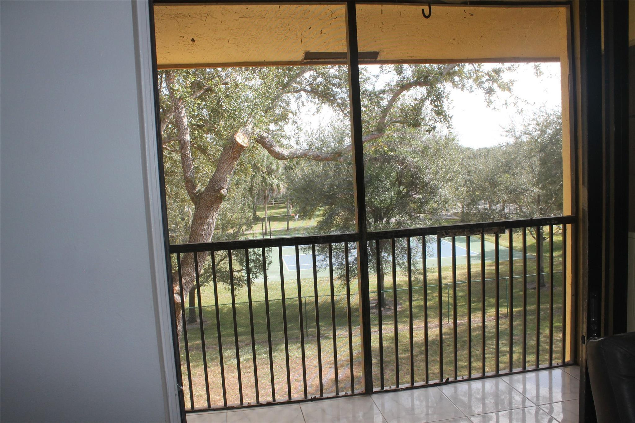 2039 Coral Ridge Dr 304