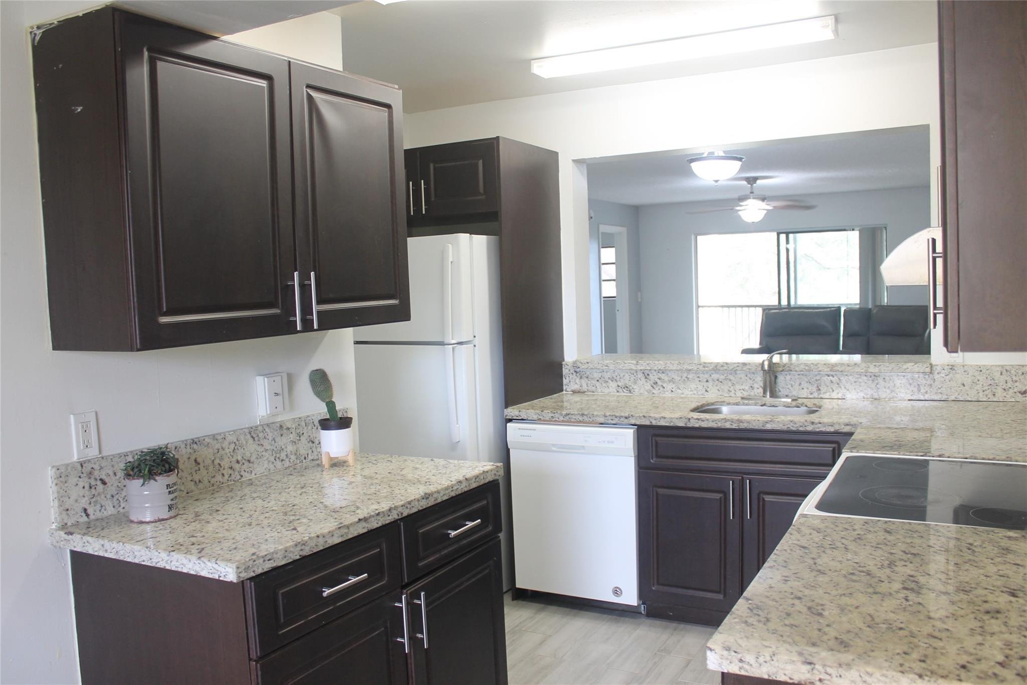 2039 Coral Ridge Dr 304